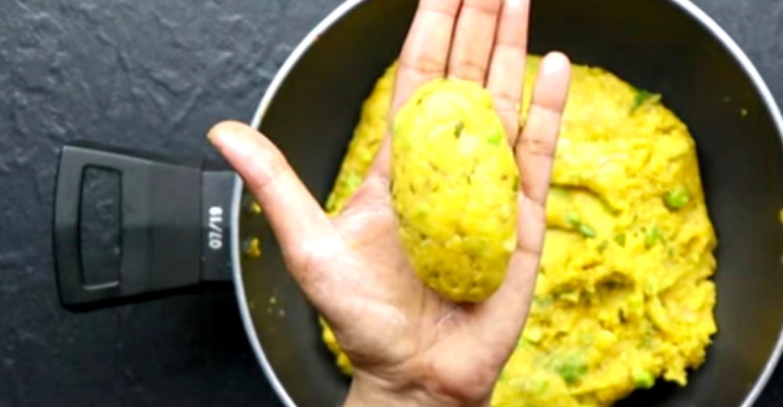 Crispy Aloo Bread Roll